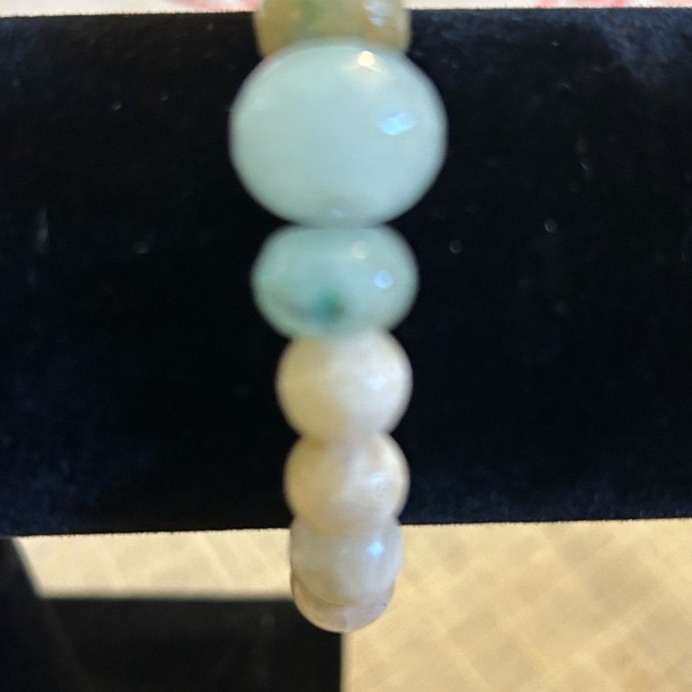 Elegant Beaded Bracelet in Aqua and Beige
